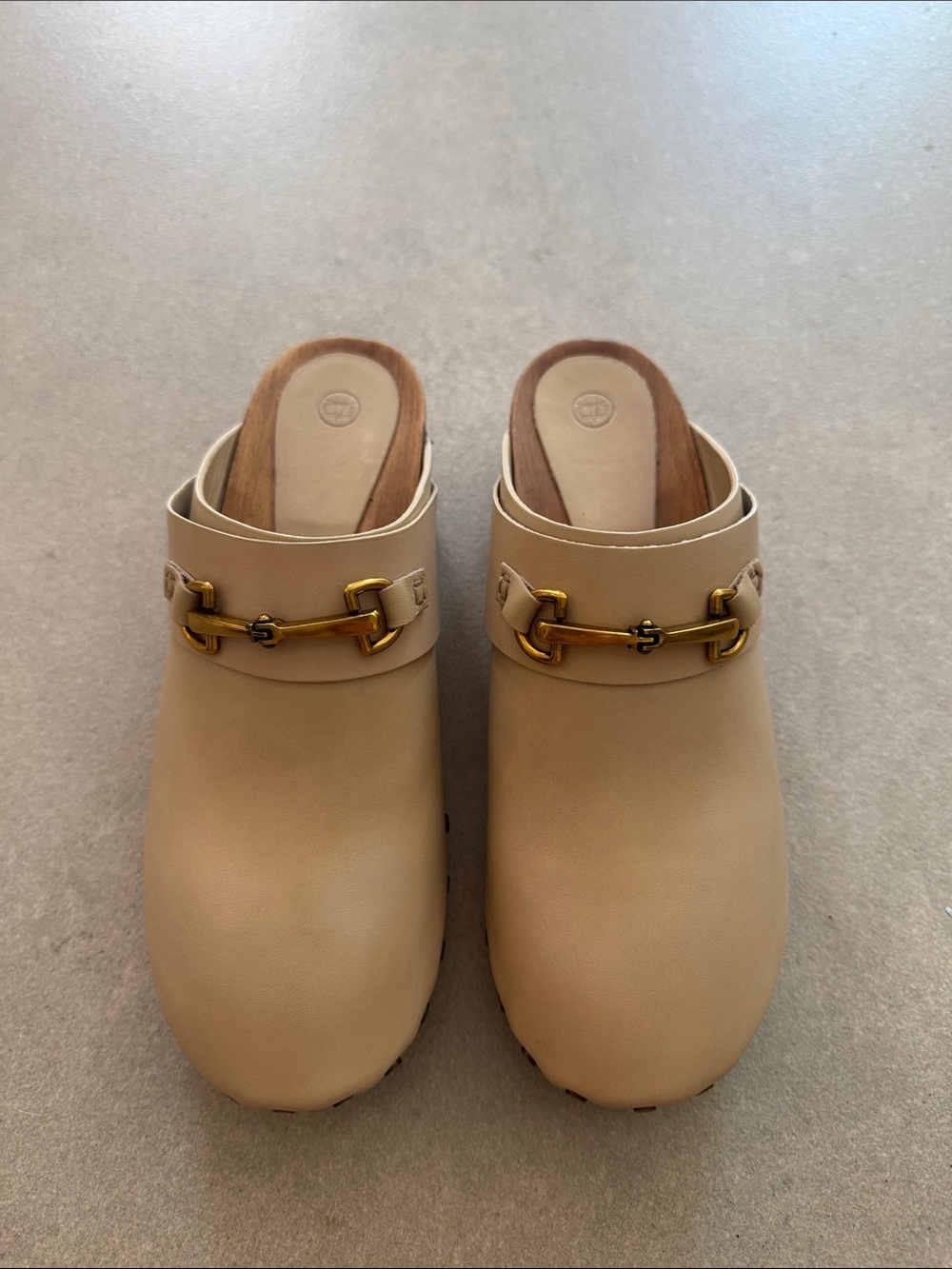Zara Beige Clog Mules with Gold Horsebit Detail – EU 38
